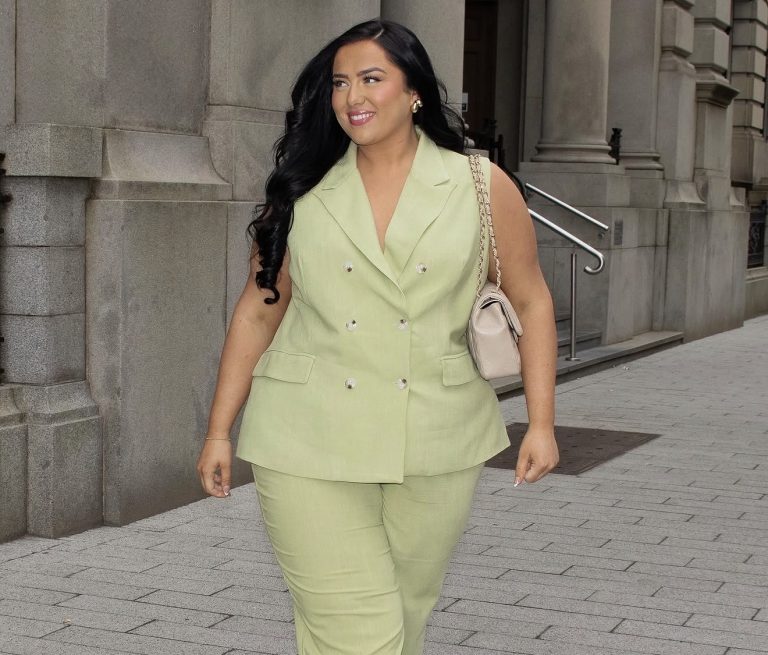 7 Chic Capsule Wardrobe Pieces For Plus Size Women (That Actually Work)