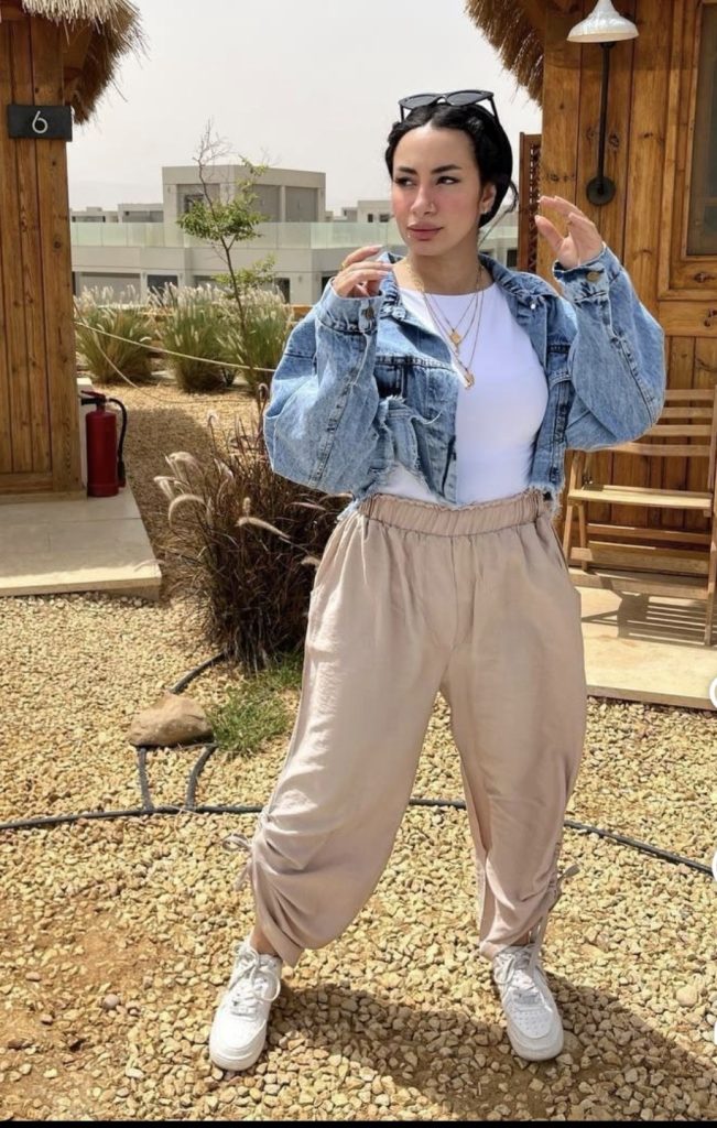 Cropped jacket capsule for short women