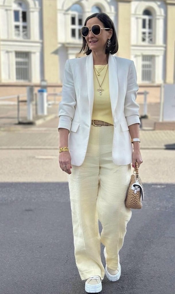 Neutral blazer