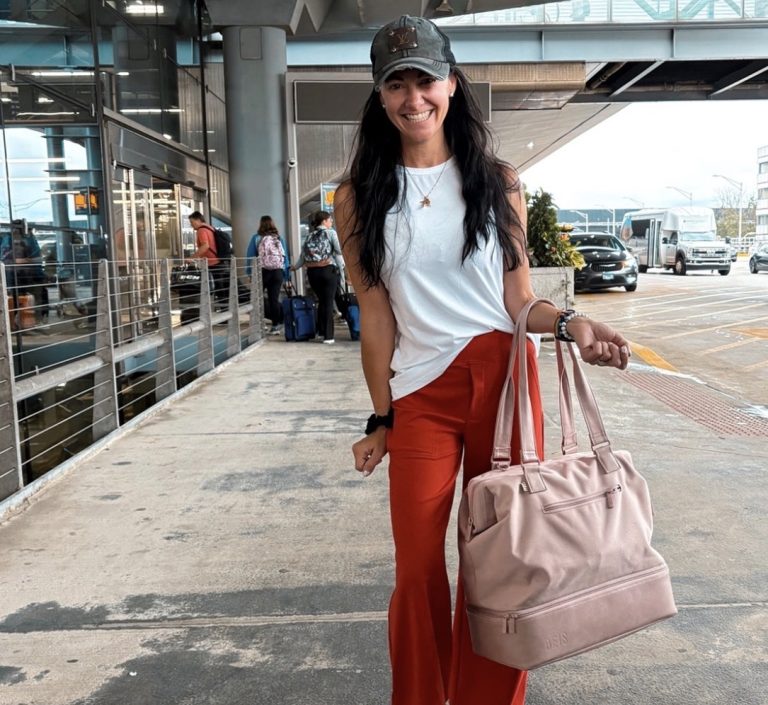 10 Capsule Wardrobe Pieces for a 10-Day Trip (Petite-Friendly Edition)