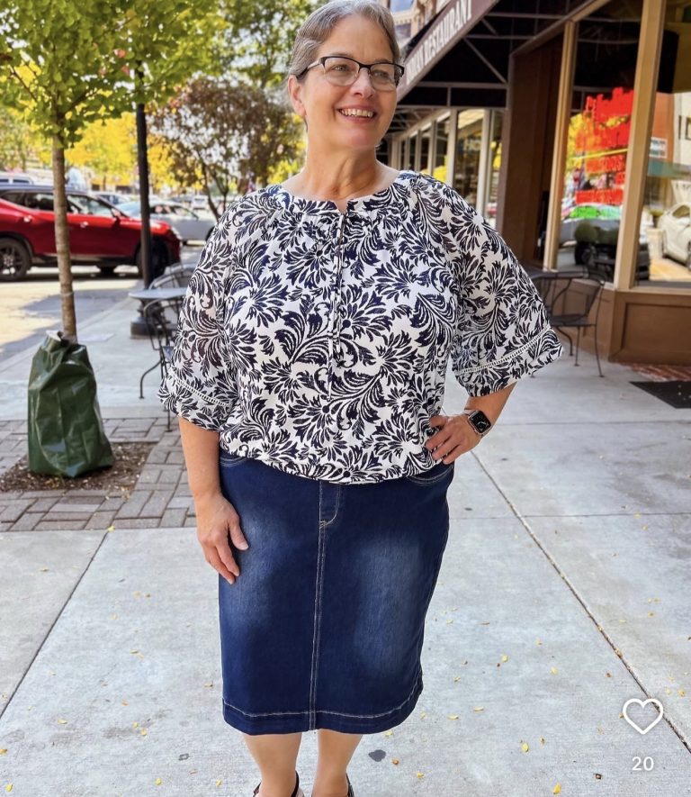 6 Stylish Denim Skirt Outfit Ideas For Women Over 50