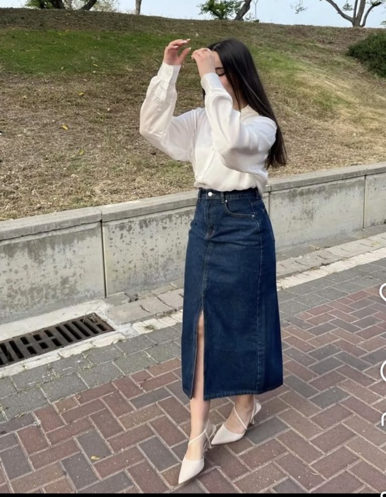 How to Style a Long Denim Skirt With a Top Like a Fashion Designer 