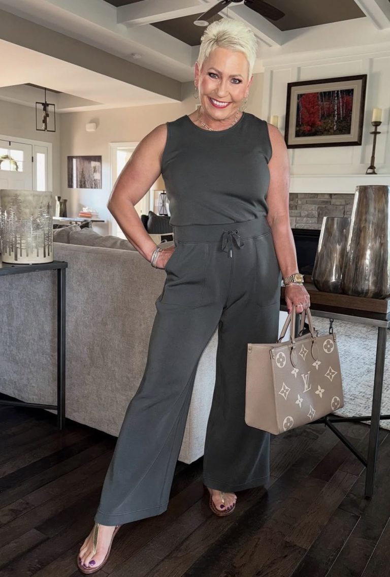 5 Stylish Jumpsuit Outfits for Women Over 50 (That Look Amazing)