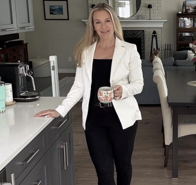 5 Stylish Business Casual Outfits for Women Over 50