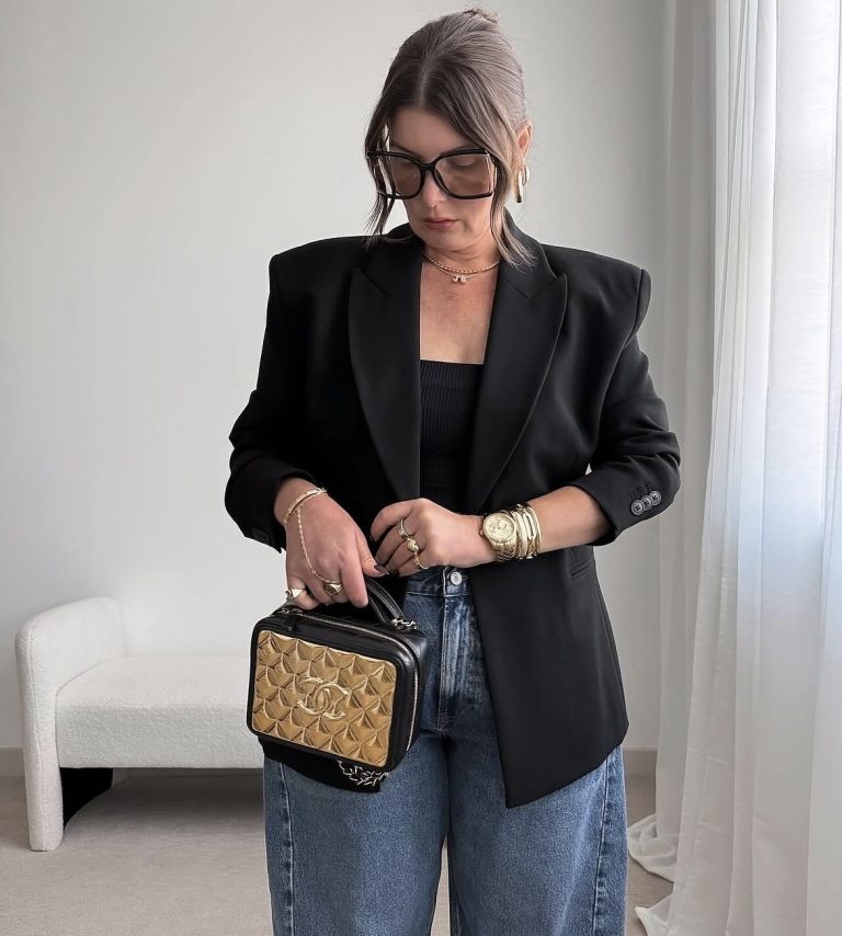 6 Chic Jeans and Blazer Outfits for Women Over 50