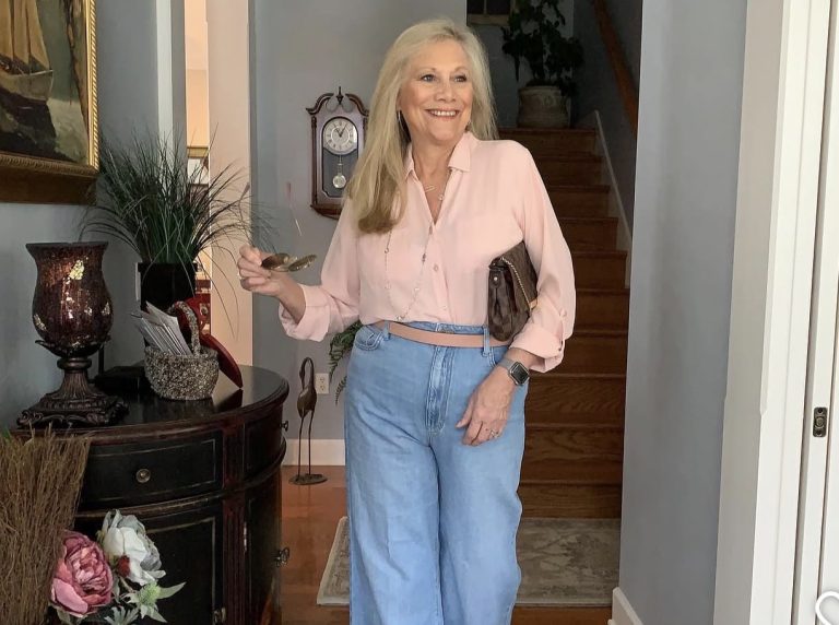 6 Chic Blue Jeans Outfits for Women Over 50 You Should Try