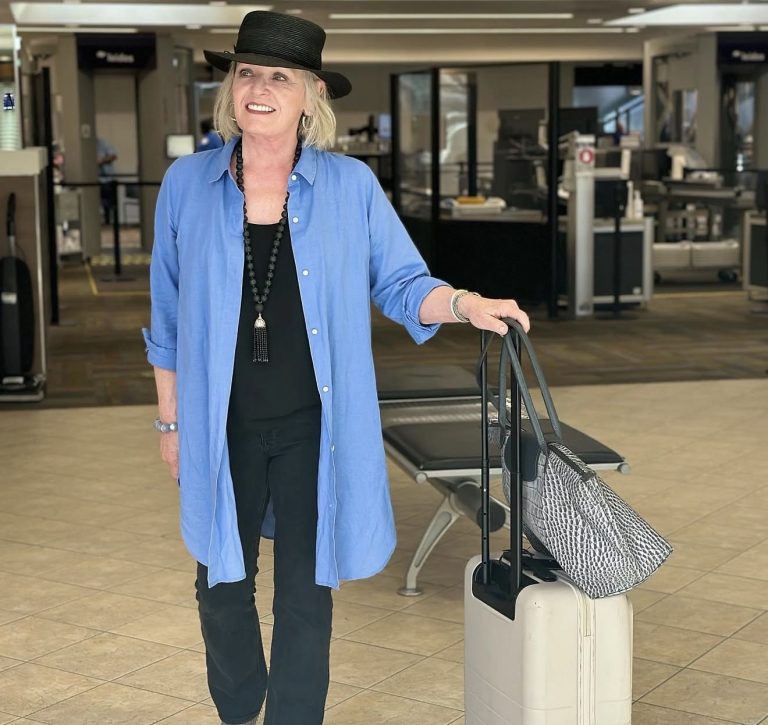5 Best Travel Outfits for Women Over 50 You Should Try