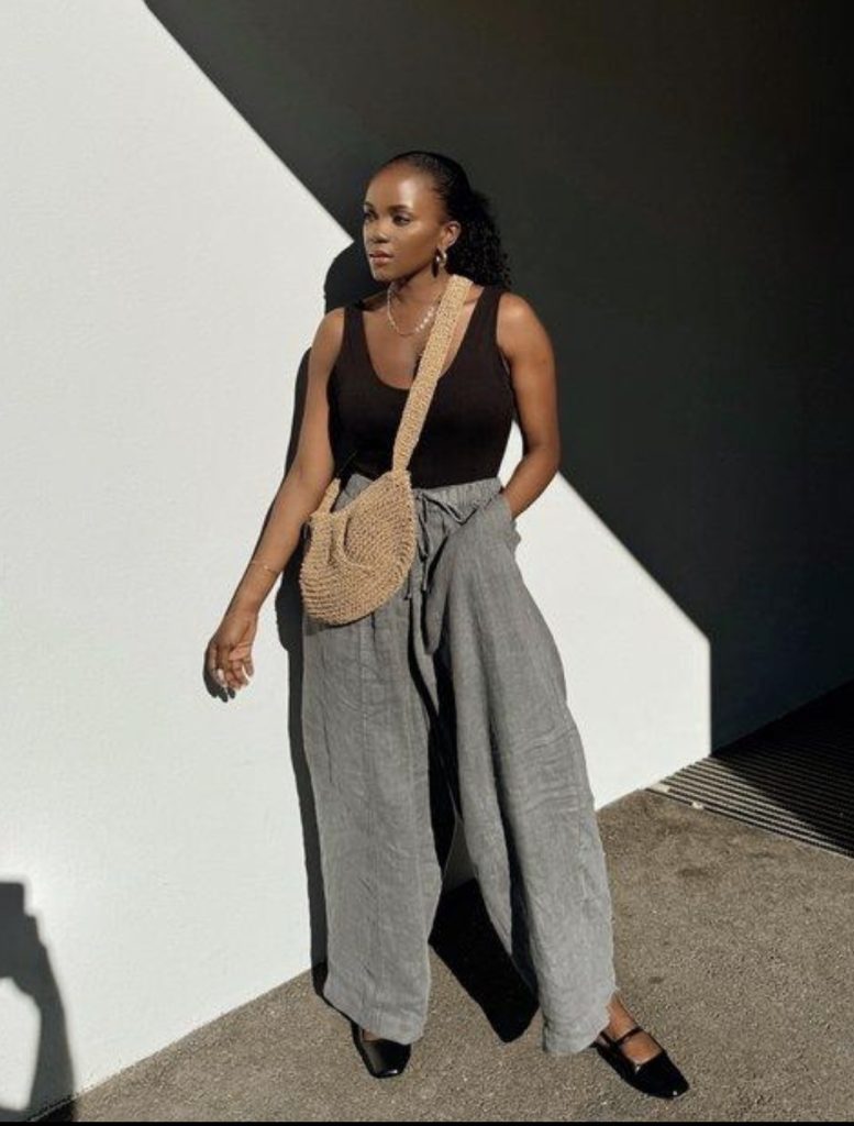 Wide-Leg Pants With a Fitted Top and Crossbody Bag