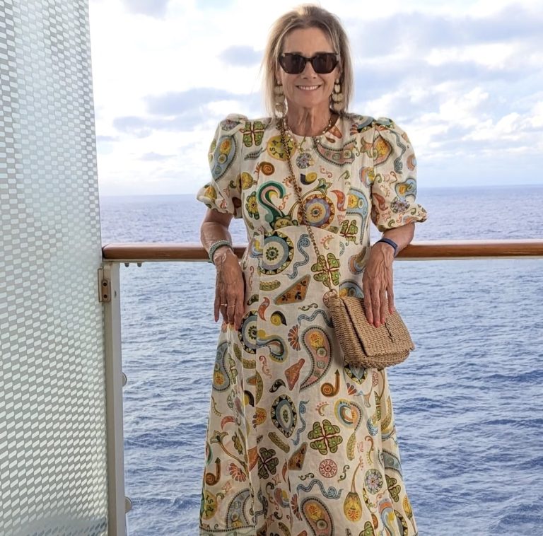 6 Casual Cruise Outfits for Women Over 60
