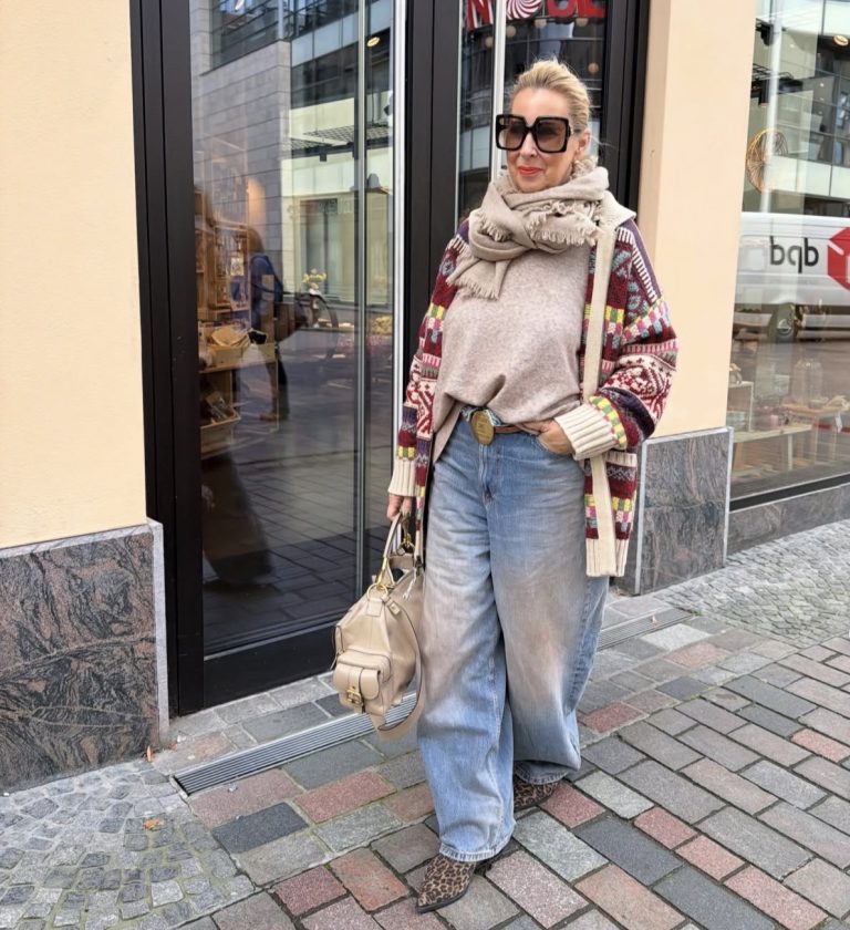 6 Stylish Baggy Jeans Outfits for Women Over 50